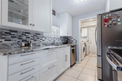 House in Spring Hill, Florida 2 bedrooms, 81.75 sq.m. № 1793650 - photo 8