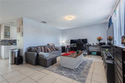House in Spring Hill, Florida 2 bedrooms, 81.75 sq.m. № 1793650 - photo 5