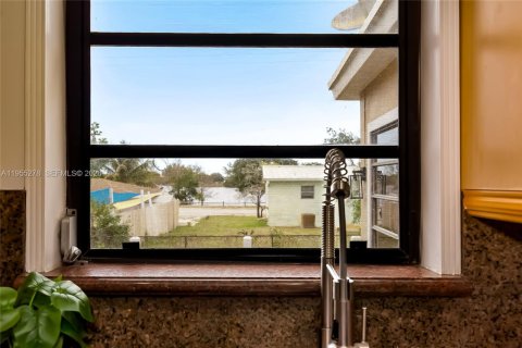 Купить виллу или дом в Лейк-Уорт, Флорида 4 спальни, 168.43м2, № 2010896 - фото 10