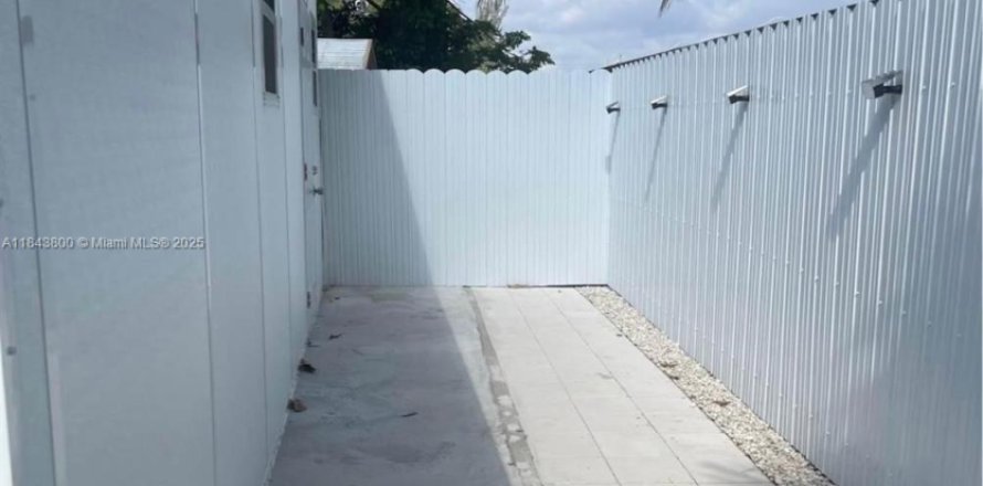 Immobilier commercial à Miami Gardens, Floride 1 chambre № 1847780