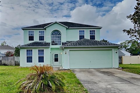 Villa ou maison à Deltona, Floride 4 chambres, 199.46 m2 № 2349488