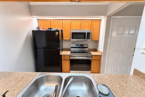 Condo in Tampa, Florida, 2 bedrooms  № 2385871 - photo 5