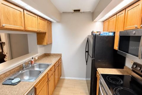 Condo in Tampa, Florida, 2 bedrooms  № 2385871 - photo 4