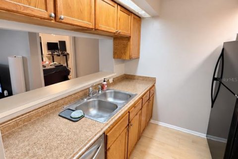 Condo in Tampa, Florida, 2 bedrooms  № 2385871 - photo 16