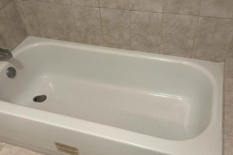 Condo in Lauderhill, Florida, 2 bedrooms № 2191456 - photo 3