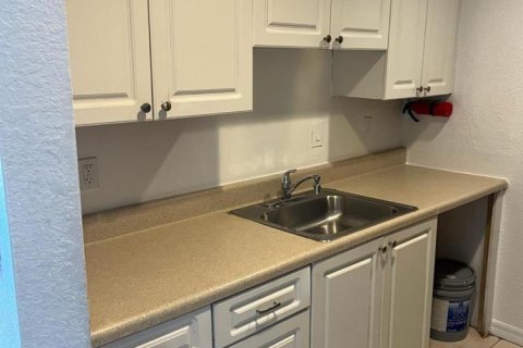 Condo in Lauderhill, Florida, 2 bedrooms № 2191456 - photo 6