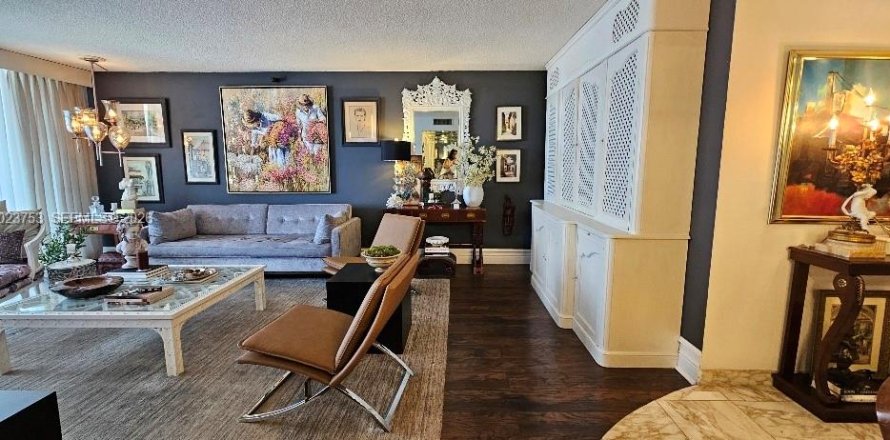 Condo in Aventura, Florida, 2 bedrooms № 2176108