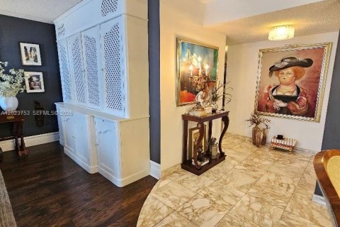 Condo in Aventura, Florida, 2 bedrooms № 2176108 - photo 15