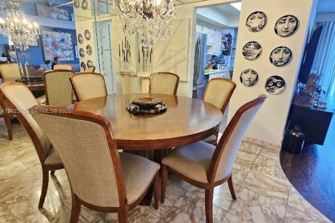 Condo in Aventura, Florida, 2 bedrooms № 2176108 - photo 12