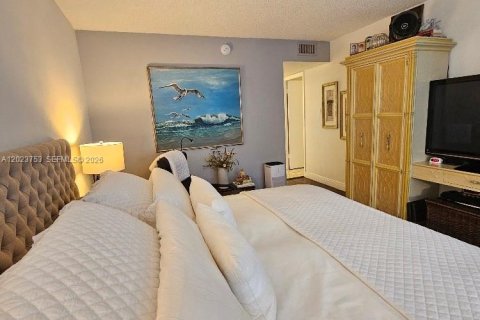 Condo in Aventura, Florida, 2 bedrooms № 2176108 - photo 27