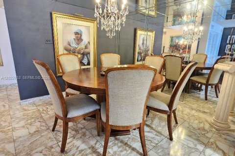 Condo in Aventura, Florida, 2 bedrooms № 2176108 - photo 13