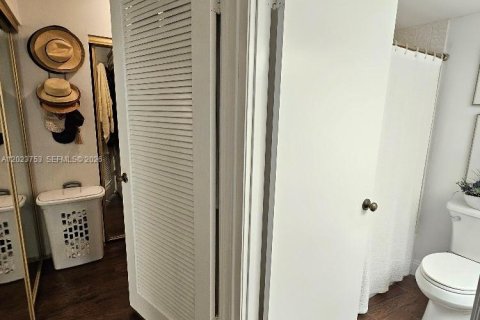 Condo in Aventura, Florida, 2 bedrooms № 2176108 - photo 30
