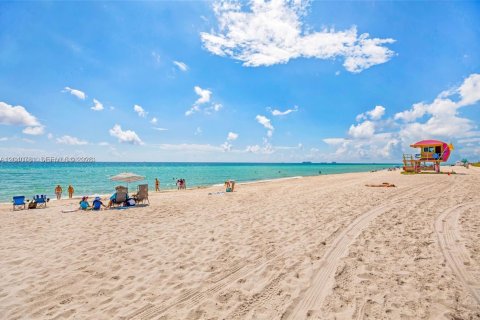 House in Miami Beach, Florida 1 bedroom, 66.43 sq.m. № 2088120 - photo 15