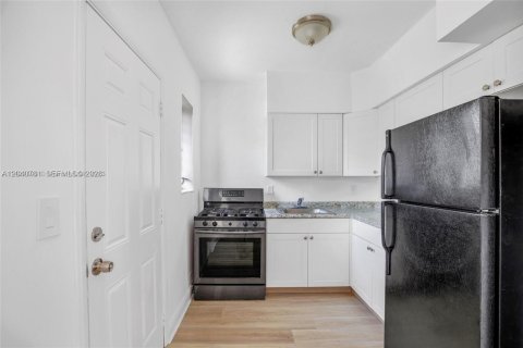 House in Miami Beach, Florida 1 bedroom, 66.43 sq.m. № 2088120 - photo 6
