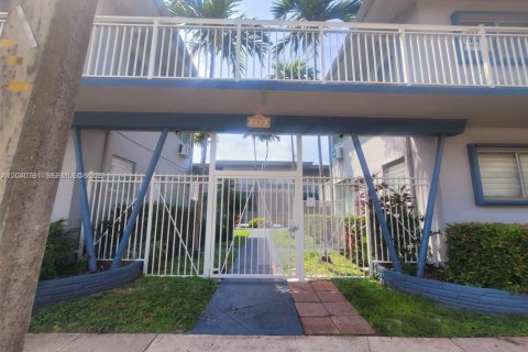 House in Miami Beach, Florida 1 bedroom, 66.43 sq.m. № 2088120 - photo 4