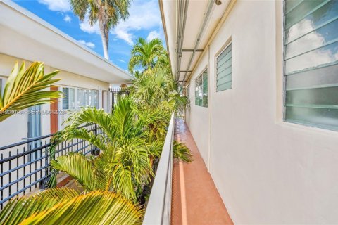 House in Miami Beach, Florida 1 bedroom, 66.43 sq.m. № 2088120 - photo 3