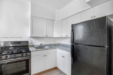 House in Miami Beach, Florida 1 bedroom, 66.43 sq.m. № 2088120 - photo 7