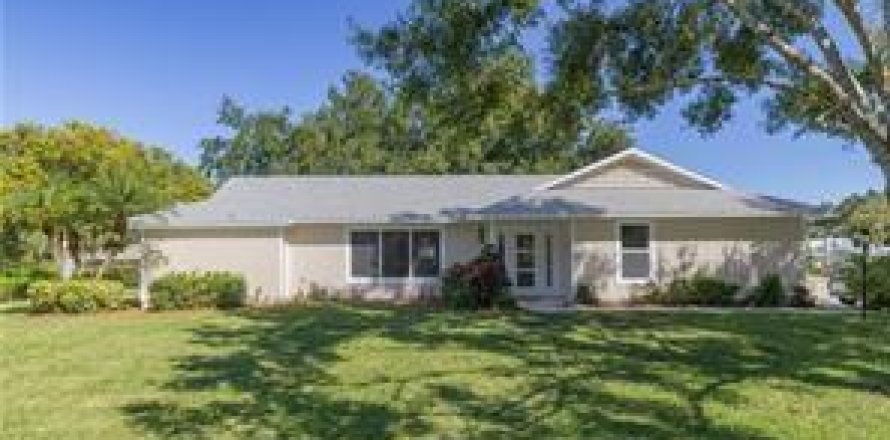 House in Vero Beach, Florida 3 bedrooms, 165.09 sq.m. № 2082078