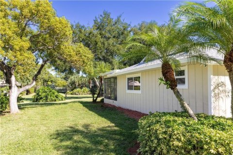 House in Vero Beach, Florida 3 bedrooms, 165.09 sq.m. № 2082078 - photo 6