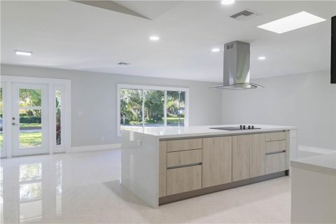 House in Vero Beach, Florida 3 bedrooms, 165.09 sq.m. № 2082078 - photo 17
