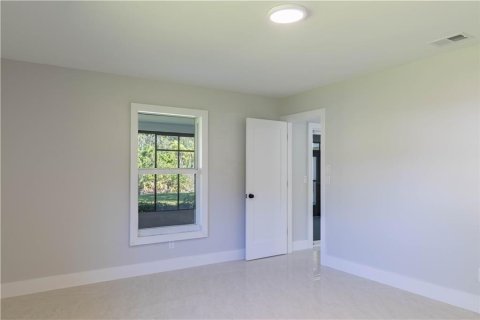 House in Vero Beach, Florida 3 bedrooms, 165.09 sq.m. № 2082078 - photo 21