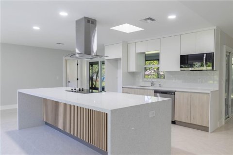 House in Vero Beach, Florida 3 bedrooms, 165.09 sq.m. № 2082078 - photo 15