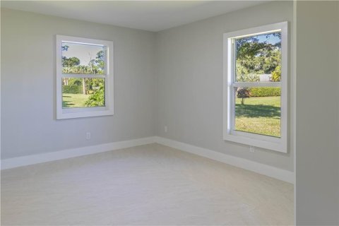 House in Vero Beach, Florida 3 bedrooms, 165.09 sq.m. № 2082078 - photo 29