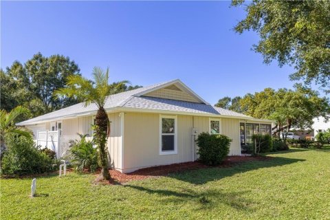 House in Vero Beach, Florida 3 bedrooms, 165.09 sq.m. № 2082078 - photo 8