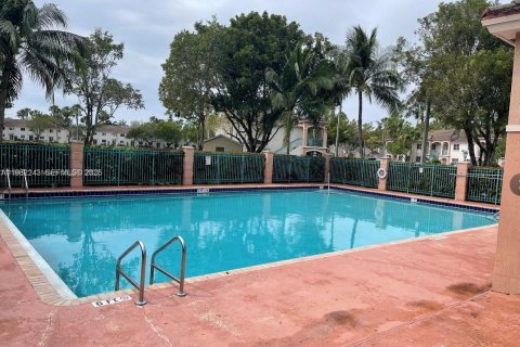 Снять в аренду кондоминиум в Хомстед, Флорида 2 спальни, 75.72м2, № 2024858 - фото 15