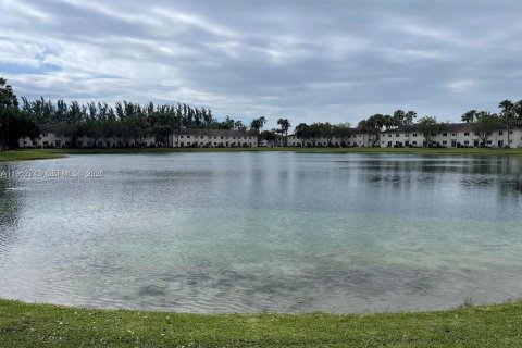 Снять в аренду кондоминиум в Хомстед, Флорида 2 спальни, 75.72м2, № 2024858 - фото 14