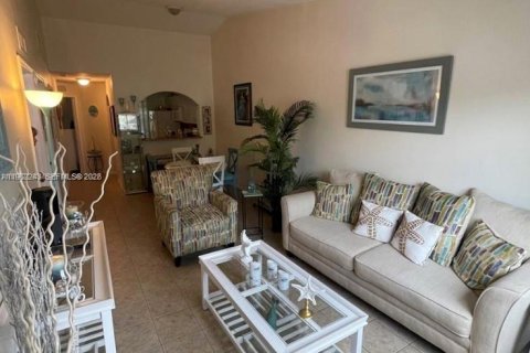 Снять в аренду кондоминиум в Хомстед, Флорида 2 спальни, 75.72м2, № 2024858 - фото 2