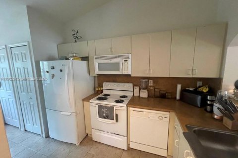 Снять в аренду кондоминиум в Хомстед, Флорида 2 спальни, 75.72м2, № 2024858 - фото 5