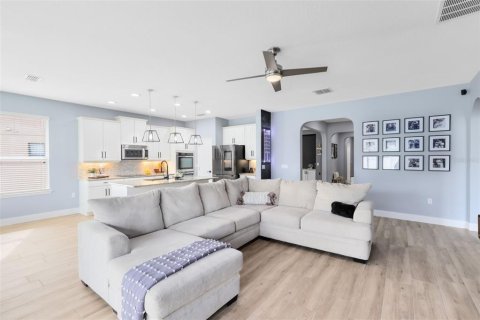 Casa en venta en Orlando, Florida, 4 dormitorios, 268.49 m2 № 1901850 - foto 7