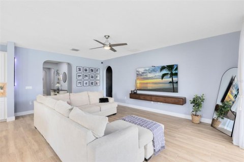Casa en venta en Orlando, Florida, 4 dormitorios, 268.49 m2 № 1901850 - foto 11