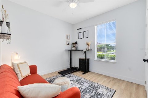 Casa en venta en Orlando, Florida, 4 dormitorios, 268.49 m2 № 1901850 - foto 5
