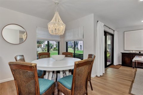 Condo in Englewood, Florida, 2 bedrooms  № 1555474 - photo 19