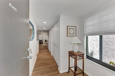 Condo in Englewood, Florida, 2 bedrooms  № 1555474 - photo 9