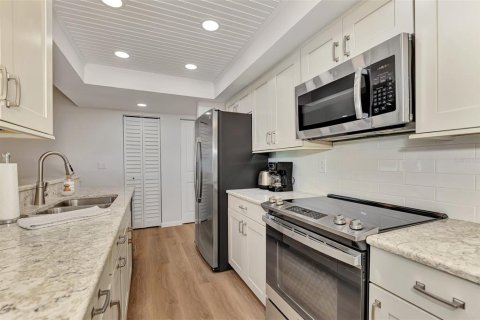 Condo in Englewood, Florida, 2 bedrooms  № 1555474 - photo 28