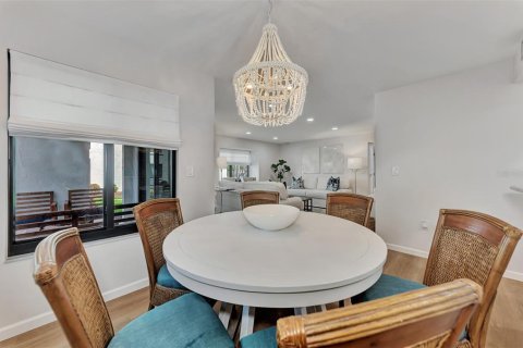 Condo in Englewood, Florida, 2 bedrooms  № 1555474 - photo 20