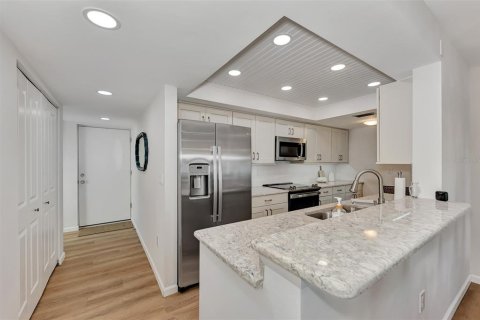 Condo in Englewood, Florida, 2 bedrooms  № 1555474 - photo 22