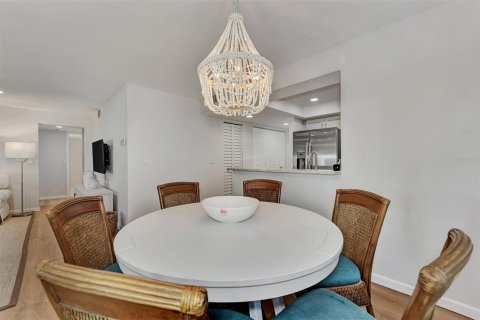Condo in Englewood, Florida, 2 bedrooms  № 1555474 - photo 21