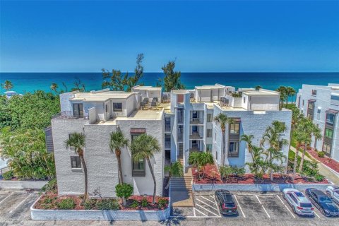 Condo in Englewood, Florida, 2 bedrooms  № 1555474 - photo 1