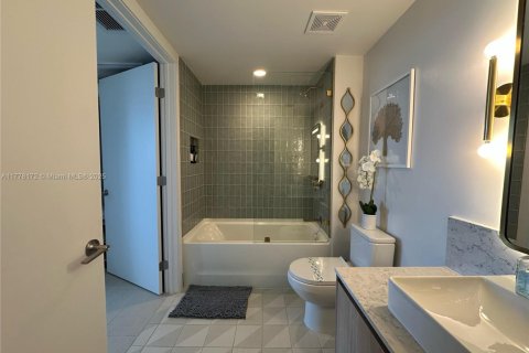 Condominio en venta en Miami, Florida, 1 dormitorio № 1862695 - foto 9