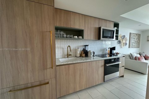 Condominio en venta en Miami, Florida, 1 dormitorio № 1862695 - foto 13