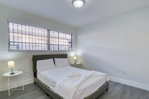 Casa en venta en Miami, Florida, 3 dormitorios, 149.29 m2 № 2018645 - foto 13