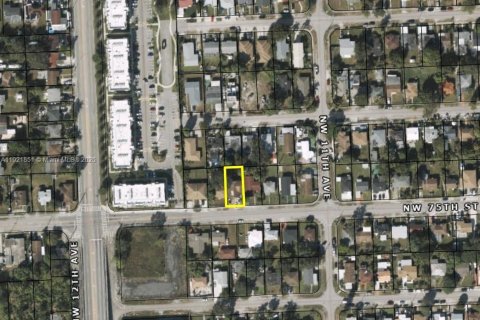 Casa en venta en Miami, Florida, 3 dormitorios, 149.29 m2 № 2018645 - foto 4