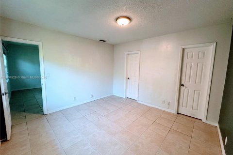 Condo in Fort Lauderdale, Florida, 1 bedroom  № 2014150 - photo 9