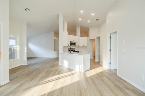 Casa en venta en Orlando, Florida, 3 dormitorios, 159.7 m2 № 1918711 - foto 6