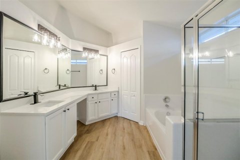 Casa en venta en Orlando, Florida, 3 dormitorios, 159.7 m2 № 1918711 - foto 9