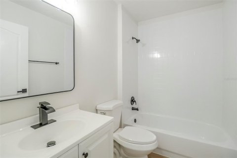 Casa en venta en Orlando, Florida, 3 dormitorios, 159.7 m2 № 1918711 - foto 13